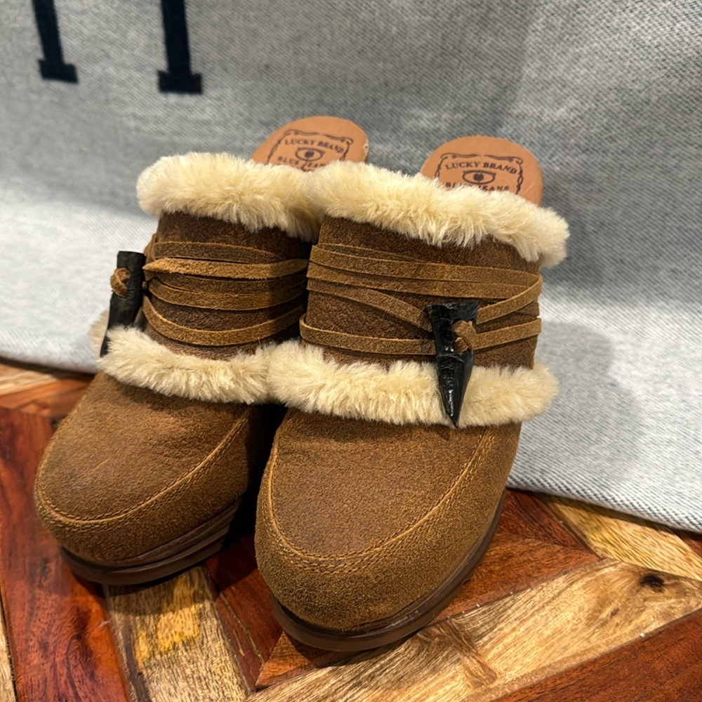 Lucky Brand Faux Fur Lined‎ mule Wedges size 8